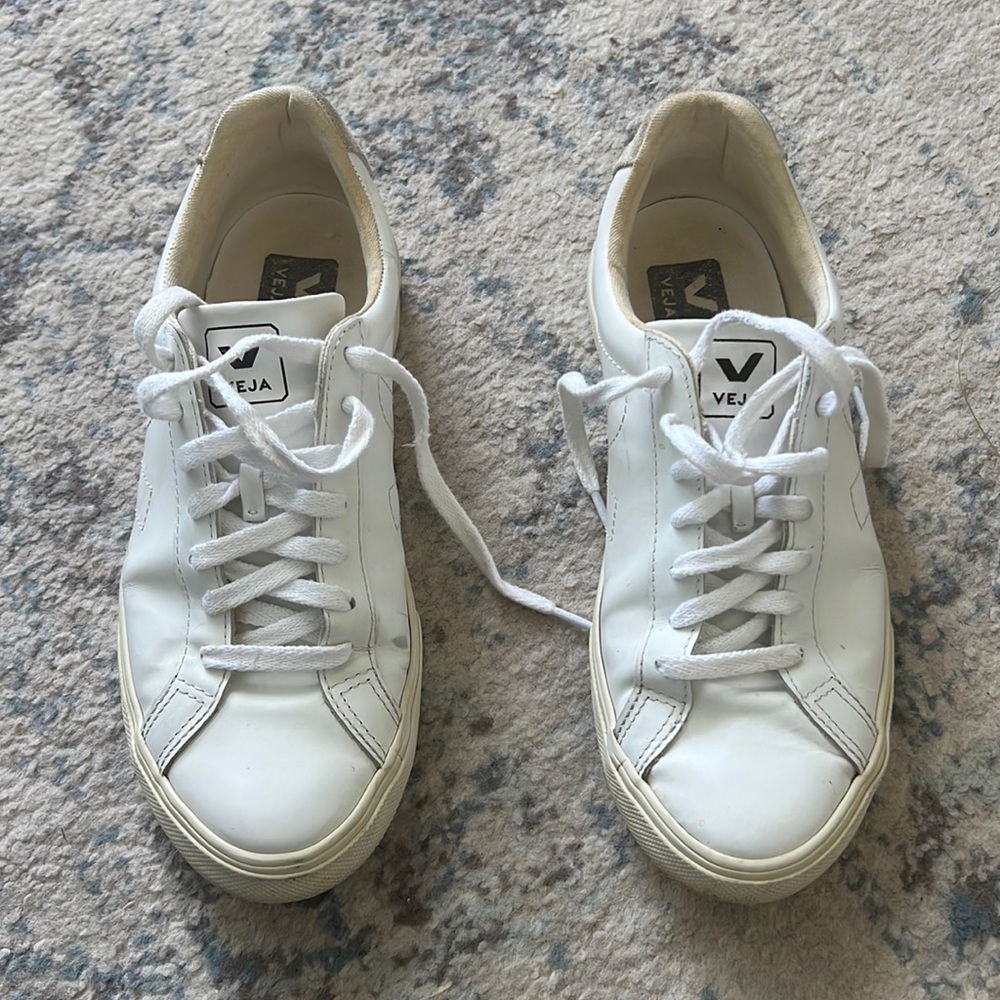 Veja Tennis Shoes
